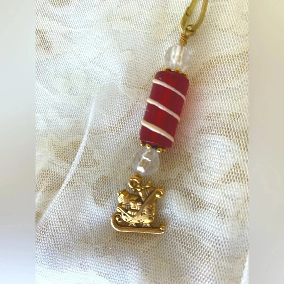 NWT Women/Girls Tablet/Phone Keychain Purse Cute Antique Sleigh Beaded Charm - Picture 4 of 5